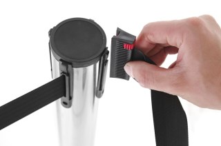 Słupek odgradzający z taśmą