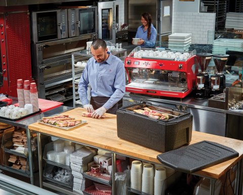 Pojemnik termoizolacyjny CAMBRO Cam GoBox® ładowany od góry, GN 1/1 46 l