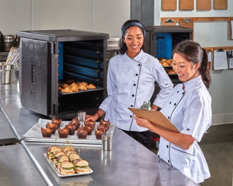 Pojemnik termoizolacyjny CAMBRO Cam GoBox® ładowany od przodu, 600x400 mm 126 l, z 6-ma prowadnicami