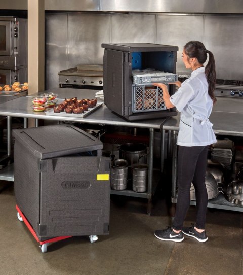 Pojemnik termoizolacyjny CAMBRO Cam GoBox® ładowany od przodu, 600x400 mm 155 l, bez prowadnic